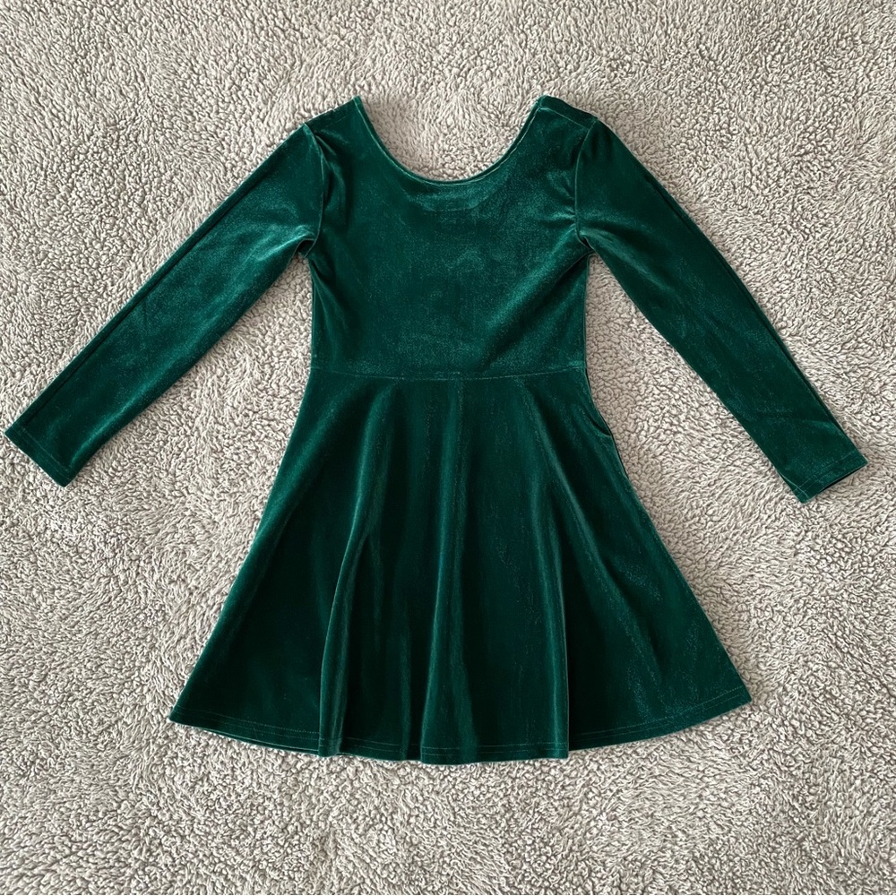 Children’s Place Girls Christmas Green Velour Skater Dress Long Sleeves Size 5-6
